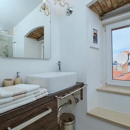 Nona Beta Rum i privatbostad Mali Lošinj